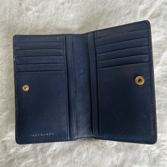 Tory Burch Blue Quilted Wallet - Picture 5 of 10